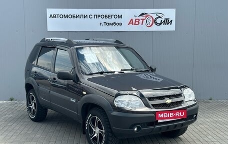 Chevrolet Niva I рестайлинг, 2015 год, 581 000 рублей, 3 фотография
