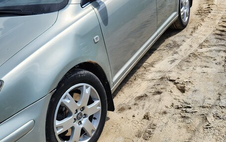 Toyota Avensis III рестайлинг, 2003 год, 595 000 рублей, 8 фотография