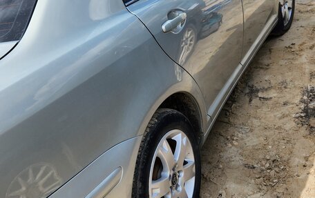 Toyota Avensis III рестайлинг, 2003 год, 595 000 рублей, 14 фотография