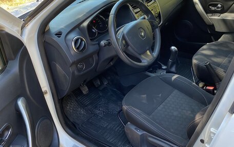 Renault Logan II, 2016 год, 750 000 рублей, 9 фотография