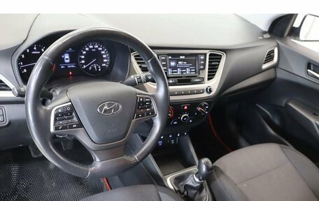 Hyundai Solaris II рестайлинг, 2019 год, 1 180 000 рублей, 6 фотография