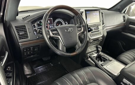 Toyota Land Cruiser 200, 2020 год, 6 697 000 рублей, 12 фотография