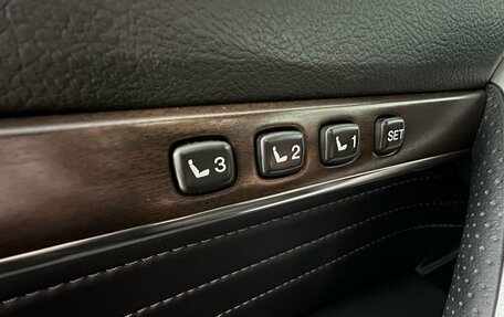 Toyota Land Cruiser 200, 2020 год, 6 697 000 рублей, 24 фотография