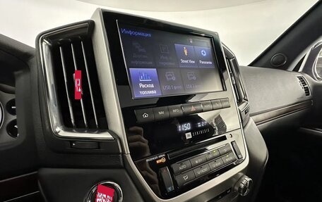 Toyota Land Cruiser 200, 2020 год, 6 697 000 рублей, 17 фотография