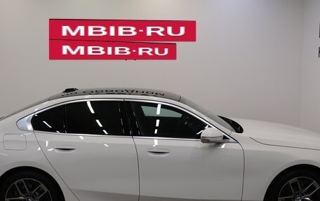 BMW 5 серия, 2024 год, 6 990 000 рублей, 6 фотография