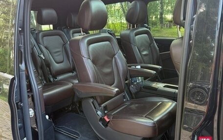 Mercedes-Benz V-Класс, 2017 год, 4 200 000 рублей, 4 фотография