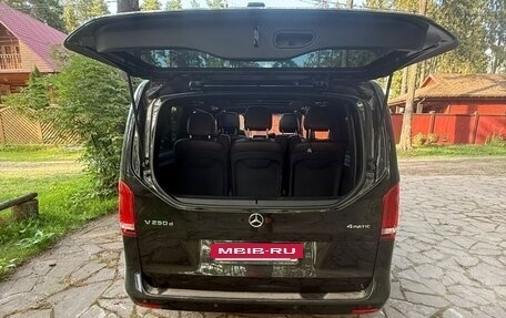 Mercedes-Benz V-Класс, 2017 год, 4 200 000 рублей, 2 фотография