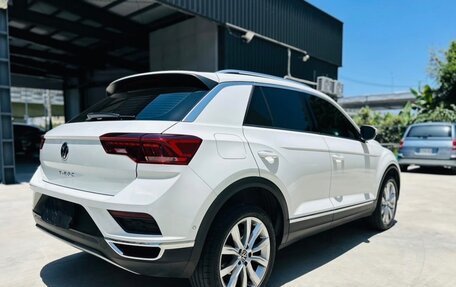 Volkswagen T-Roc I, 2022 год, 1 830 000 рублей, 4 фотография