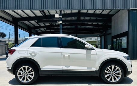 Volkswagen T-Roc I, 2022 год, 1 830 000 рублей, 5 фотография