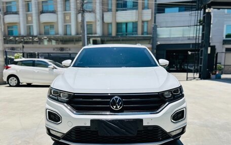 Volkswagen T-Roc I, 2022 год, 1 830 000 рублей, 6 фотография