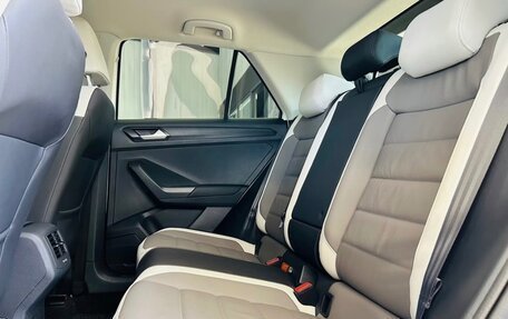 Volkswagen T-Roc I, 2022 год, 1 830 000 рублей, 9 фотография