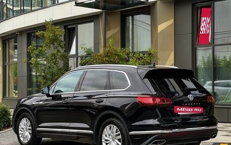 Volkswagen Touareg III, 2018 год, 3 990 000 рублей, 4 фотография