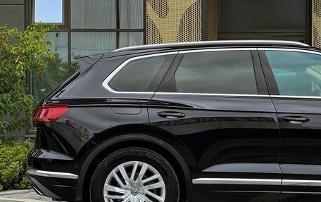 Volkswagen Touareg III, 2018 год, 3 990 000 рублей, 11 фотография