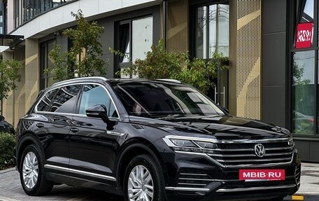 Volkswagen Touareg III, 2018 год, 3 990 000 рублей, 9 фотография