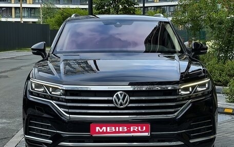 Volkswagen Touareg III, 2018 год, 3 990 000 рублей, 10 фотография