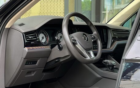 Volkswagen Touareg III, 2018 год, 3 990 000 рублей, 19 фотография