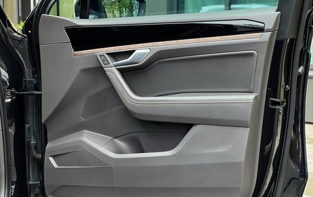 Volkswagen Touareg III, 2018 год, 3 990 000 рублей, 28 фотография