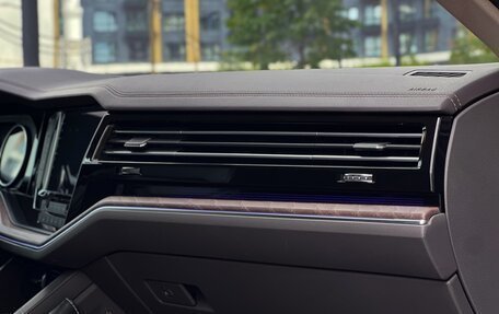 Volkswagen Touareg III, 2018 год, 3 990 000 рублей, 30 фотография