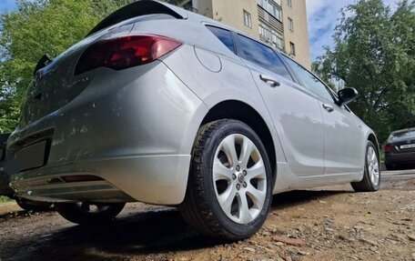 Opel Astra J, 2011 год, 550 000 рублей, 4 фотография