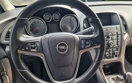 Opel Astra J, 2011 год, 550 000 рублей, 10 фотография