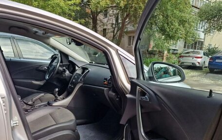 Opel Astra J, 2011 год, 550 000 рублей, 13 фотография