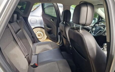 Opel Astra J, 2011 год, 550 000 рублей, 15 фотография