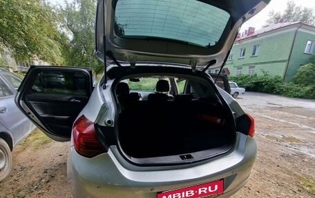 Opel Astra J, 2011 год, 550 000 рублей, 14 фотография
