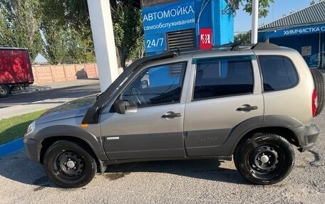 Chevrolet Niva I рестайлинг, 2011 год, 590 000 рублей, 2 фотография