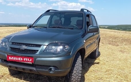 Chevrolet Niva I рестайлинг, 2018 год, 980 000 рублей, 2 фотография