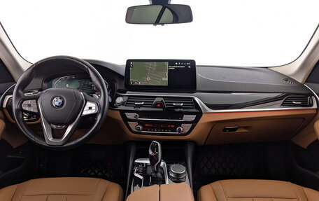 BMW 5 серия, 2021 год, 3 800 000 рублей, 26 фотография