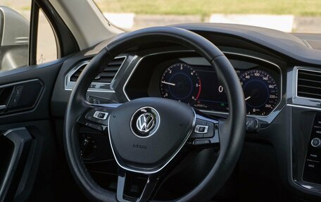 Volkswagen Tiguan II, 2017 год, 2 308 000 рублей, 19 фотография