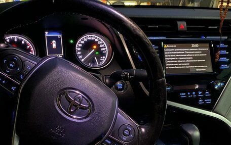 Toyota Camry, 2019 год, 2 500 000 рублей, 4 фотография