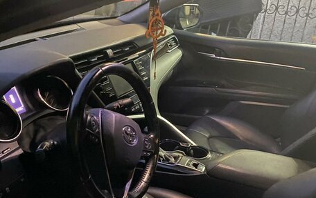 Toyota Camry, 2019 год, 2 500 000 рублей, 5 фотография