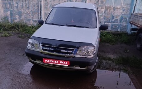 Chevrolet Niva I рестайлинг, 2006 год, 185 000 рублей, 4 фотография