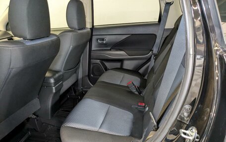 Mitsubishi Outlander III рестайлинг 3, 2018 год, 2 150 000 рублей, 12 фотография
