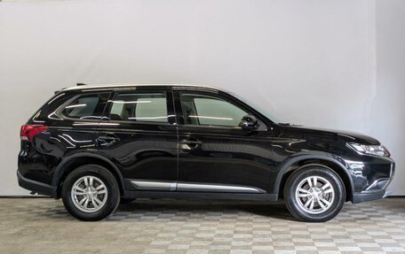 Mitsubishi Outlander III рестайлинг 3, 2018 год, 2 150 000 рублей, 4 фотография