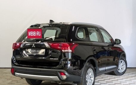 Mitsubishi Outlander III рестайлинг 3, 2018 год, 2 150 000 рублей, 5 фотография