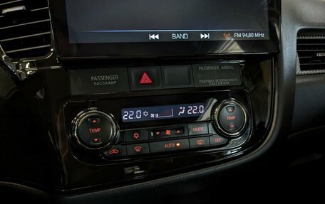 Mitsubishi Outlander III рестайлинг 3, 2018 год, 2 150 000 рублей, 30 фотография