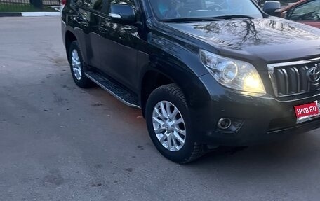 Toyota Land Cruiser Prado 150 рестайлинг 2, 2011 год, 2 500 000 рублей, 1 фотография