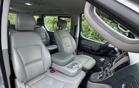 Hyundai Grand Starex Grand Starex I рестайлинг 2, 2015 год, 2 390 000 рублей, 20 фотография