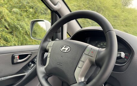 Hyundai Grand Starex Grand Starex I рестайлинг 2, 2015 год, 2 390 000 рублей, 19 фотография