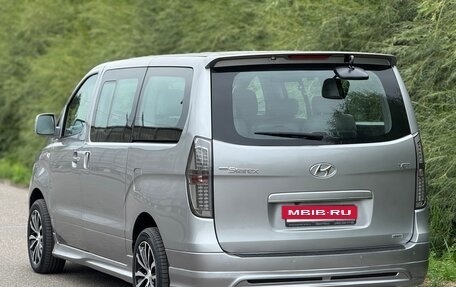 Hyundai Grand Starex Grand Starex I рестайлинг 2, 2015 год, 2 390 000 рублей, 11 фотография