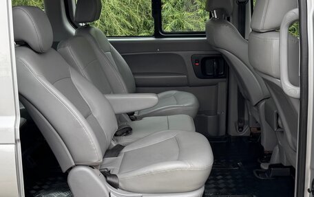 Hyundai Grand Starex Grand Starex I рестайлинг 2, 2015 год, 2 390 000 рублей, 22 фотография
