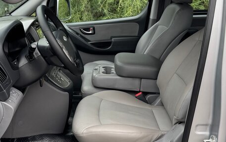 Hyundai Grand Starex Grand Starex I рестайлинг 2, 2015 год, 2 390 000 рублей, 28 фотография