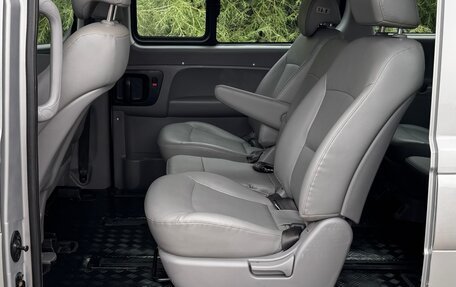 Hyundai Grand Starex Grand Starex I рестайлинг 2, 2015 год, 2 390 000 рублей, 37 фотография