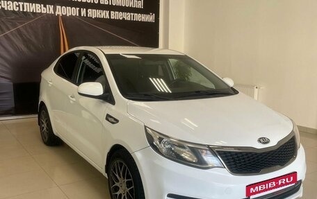 KIA Rio III рестайлинг, 2015 год, 949 000 рублей, 3 фотография