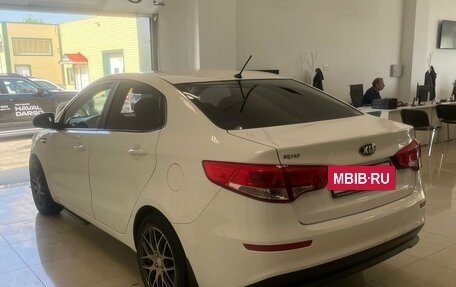 KIA Rio III рестайлинг, 2015 год, 949 000 рублей, 7 фотография