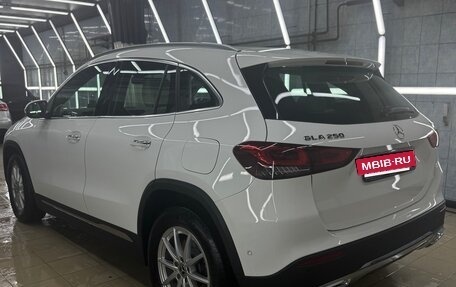 Mercedes-Benz GLA, 2020 год, 2 800 000 рублей, 10 фотография