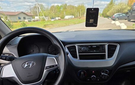 Hyundai Solaris II рестайлинг, 2020 год, 820 000 рублей, 5 фотография