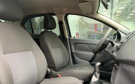Renault Logan II, 2018 год, 599 111 рублей, 10 фотография